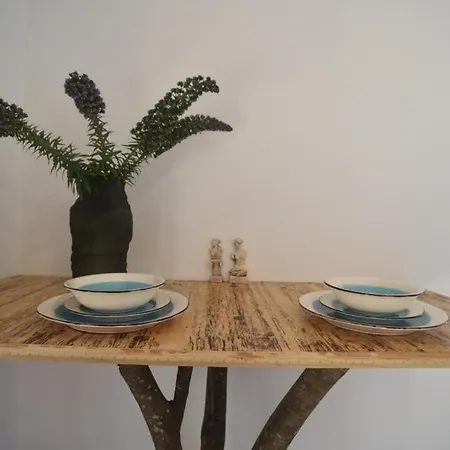 Anna's Hideaway Apartment *